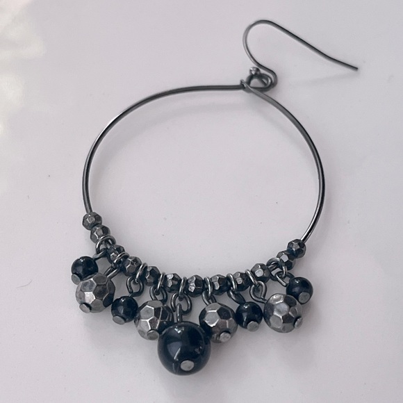 🌸3/$25 Simply Vera Wang Silver and Black Beaded Teardrop Hoop Dangle Earrings - Picture 7 of 11